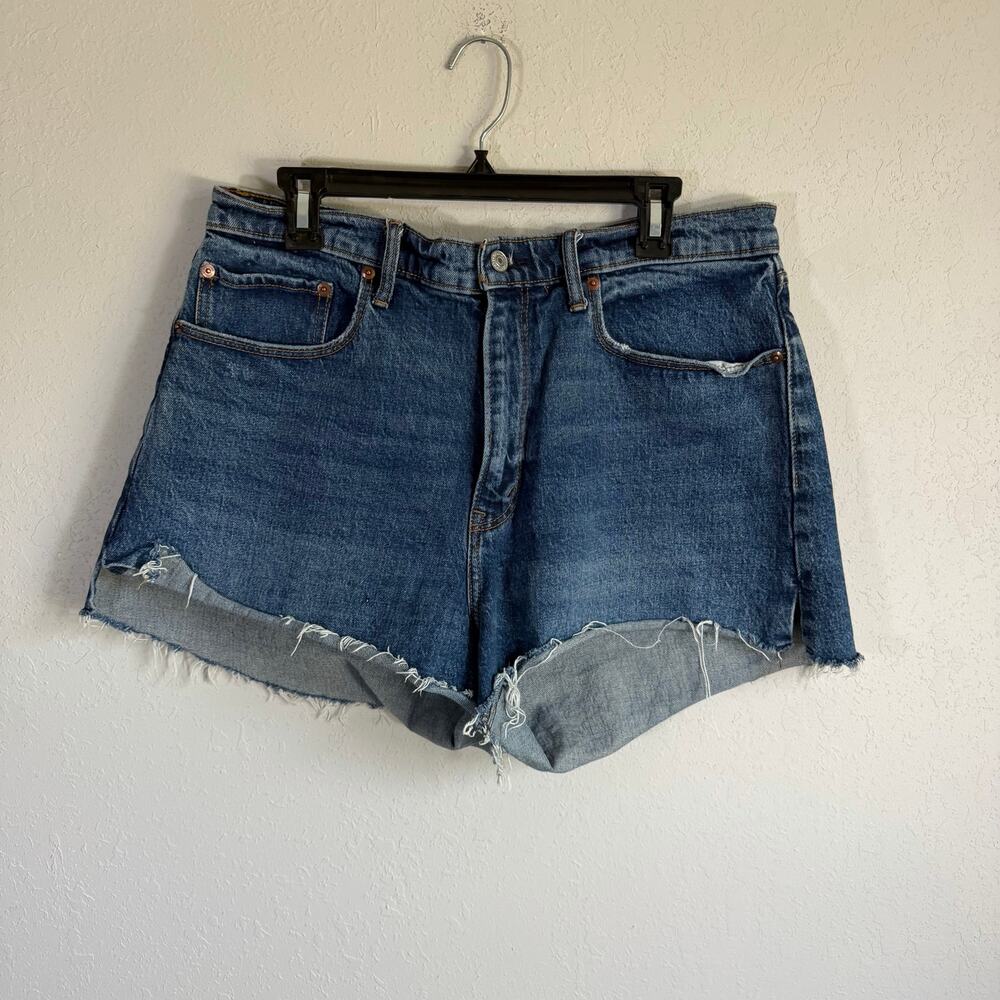 Abercrombie & Fitch High Rise Mom Short Curve Love Dark Wash Raw Hem Womens 32